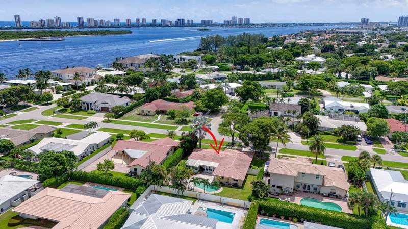 4 bedroom Single Family Residence at 119 Cruiser Road, Yacht Club, North Palm Beach — photo 2