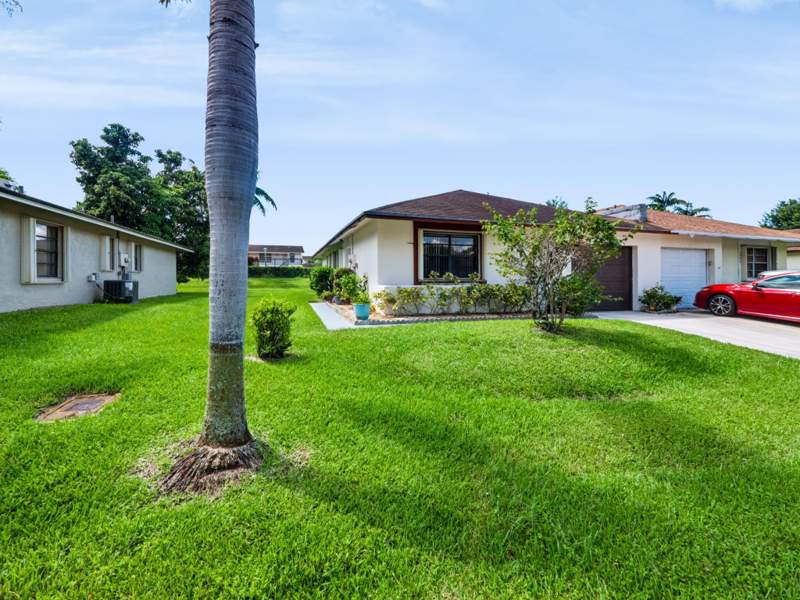 2 bedroom Villa at 4948 Regina Court, Palm Hill Villas Unit One, West Palm Beach — photo 2