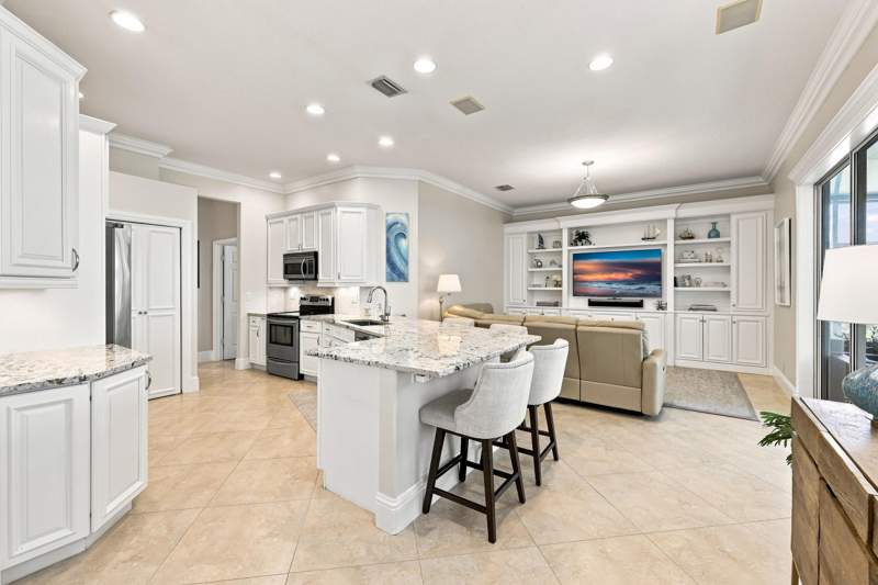 4 bedroom Single Family Residence at 1121 Delray Lakes Drive, Delray Lakes, Delray Beach — photo 3