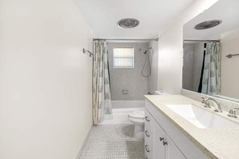 4500 Gefion Court #302, Lake Worth FL - photo 10 of 33