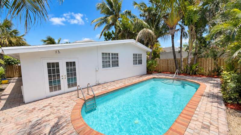 4 bedroom Single Family Residence at 211 Dartmouth Drive, College Park, Lake Worth Beach — photo 2