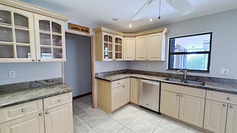 309 SE 4th Street, Dania Beach FL - photo 11 of 67
