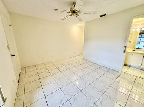 5483 Viburnum Circle, Delray Beach FL - photo 23 of 47