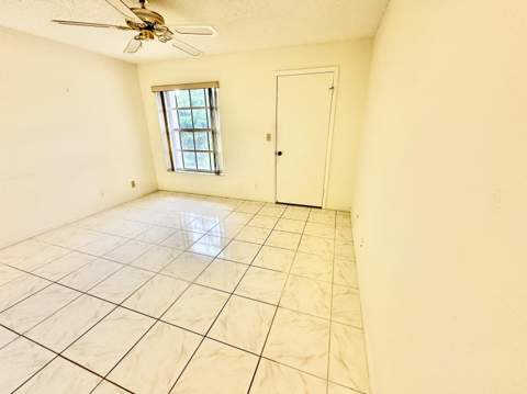 5483 Viburnum Circle, Delray Beach FL - photo 21 of 47