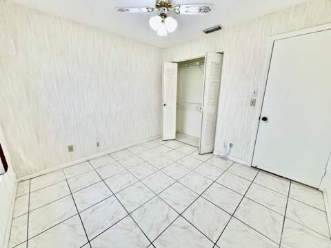 5483 Viburnum Circle, Delray Beach FL - photo 18 of 47