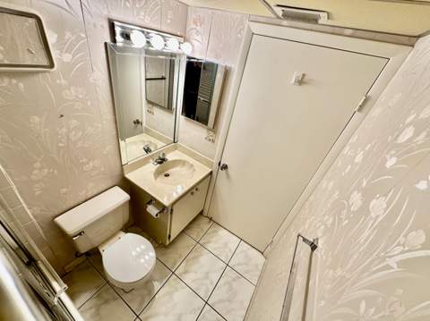 5483 Viburnum Circle, Delray Beach FL - photo 16 of 47