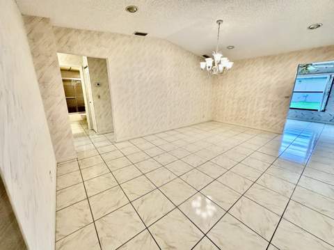 5483 Viburnum Circle, Delray Beach FL - photo 7 of 47