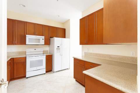 6807 Lakeside Circle #102-1, Davie FL - photo 8 of 18