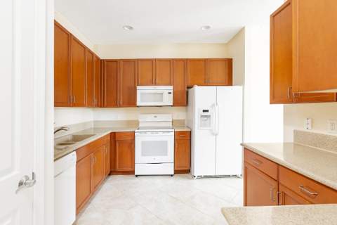 6807 Lakeside Circle #102-1, Davie FL - photo 9 of 18