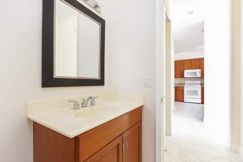 6807 Lakeside Circle #102-1, Davie FL - photo 12 of 18