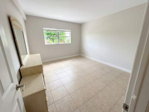 6560 Winfield Boulevard #102, Margate FL - photo 9 of 20