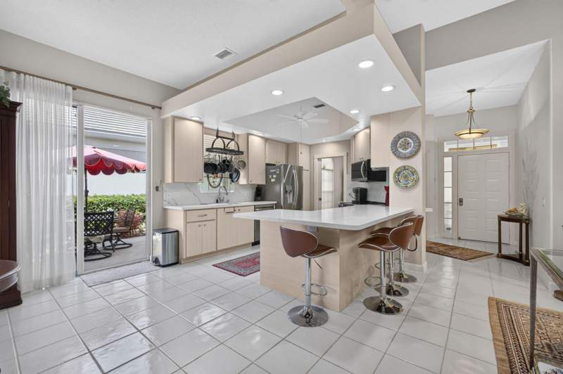 3 bedroom Single Family Residence at 8390 E Garden Oaks Circle, Garden Oaks 1, Palm Beach Gardens — photo 3