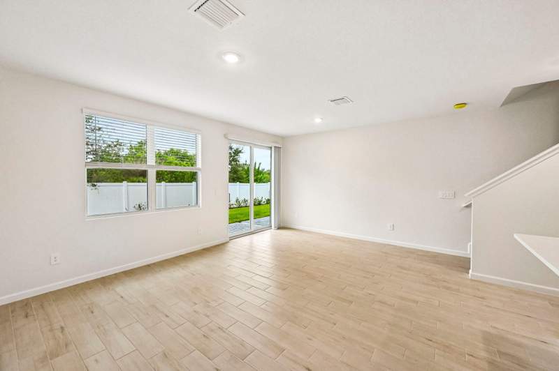 3 bedroom Townhouse at 658 Salisbury Circle, Tidewater, Fort Pierce — photo 4