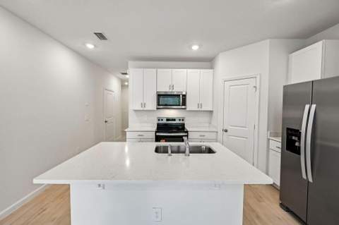 658 Salisbury Circle, Fort Pierce FL - photo 10 of 31