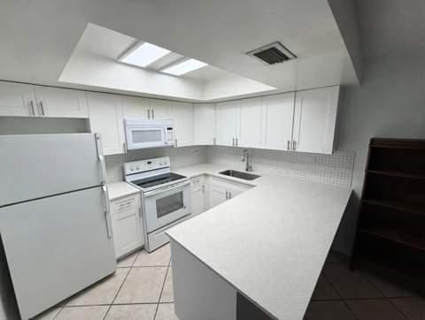 58 Ann Lee Lane, Tamarac FL - photo 6 of 38