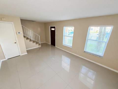 58 Ann Lee Lane, Tamarac FL - photo 11 of 38