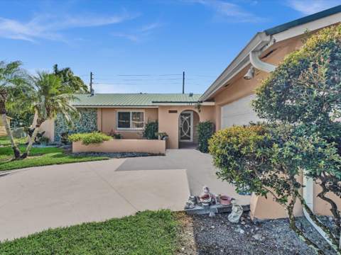 135 SW 7th Avenue, South Bay FL - photo 6 of 54