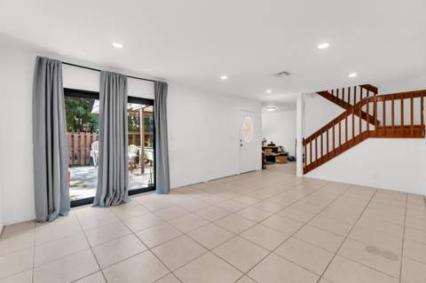 2517 NW 99th Avenue, Coral Springs FL - photo 6 of 34