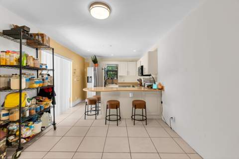 2517 NW 99th Avenue, Coral Springs FL - photo 7 of 34