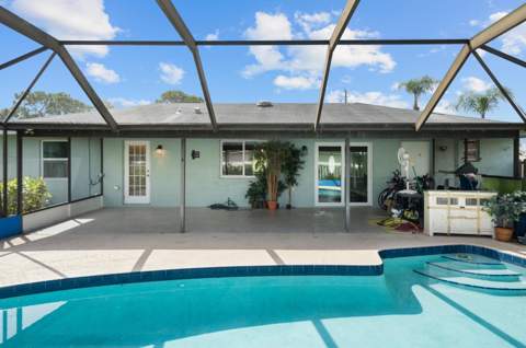 257 SW Thornhill Drive, Port St. Lucie FL - photo 15 of 20