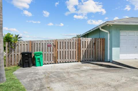 257 SW Thornhill Drive, Port St. Lucie FL - photo 20 of 20