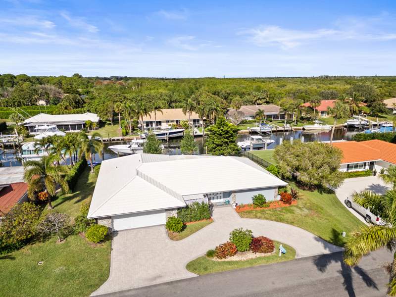 3 bedroom Single Family Residence at 8945 SE Harbor Island Way, The Soundings, Hobe Sound — photo 4