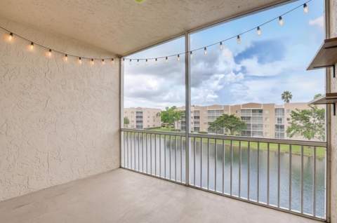 9537 Weldon Circle #405, Tamarac FL - photo 20 of 61