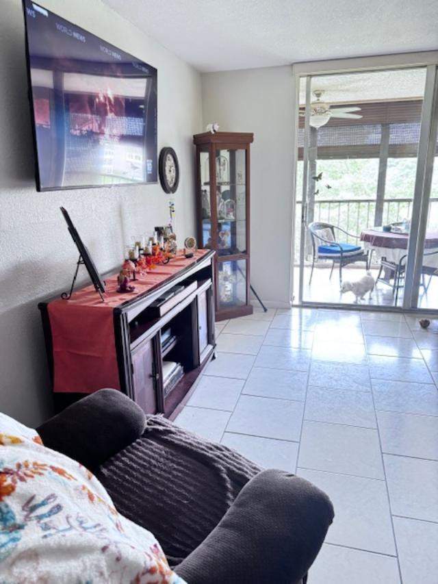 2 bedroom Condominium at 7320 Lake Cir Drive #407, Palm Lakes Condo, Margate — photo 5