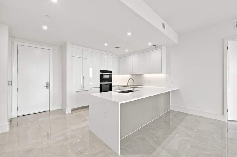2 bedroom Condominium at 220 Lake Shore Drive #1517, Nautilus 220 Condo, Lake Park — photo 2