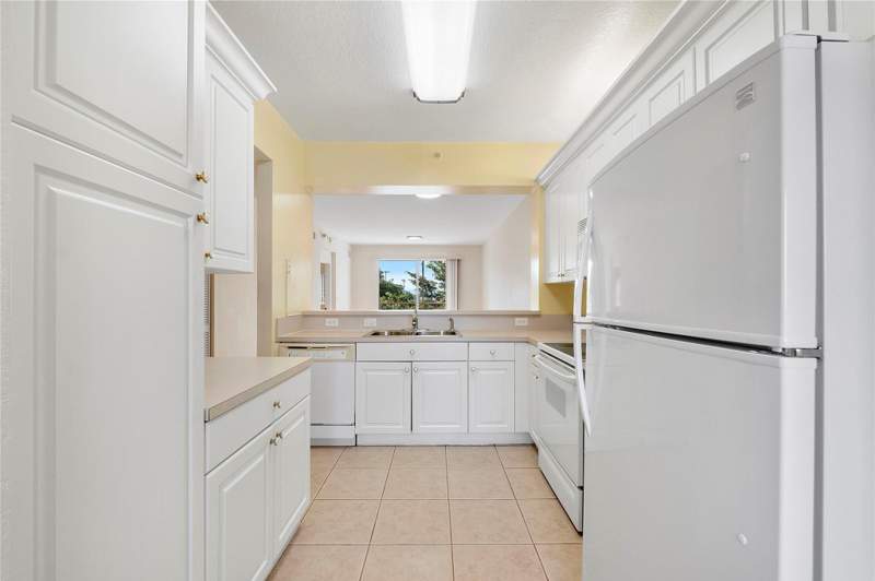 2 bedroom Condominium at 7765 Yardley Drive #403, Yardley Condominium E, Tamarac — photo 3