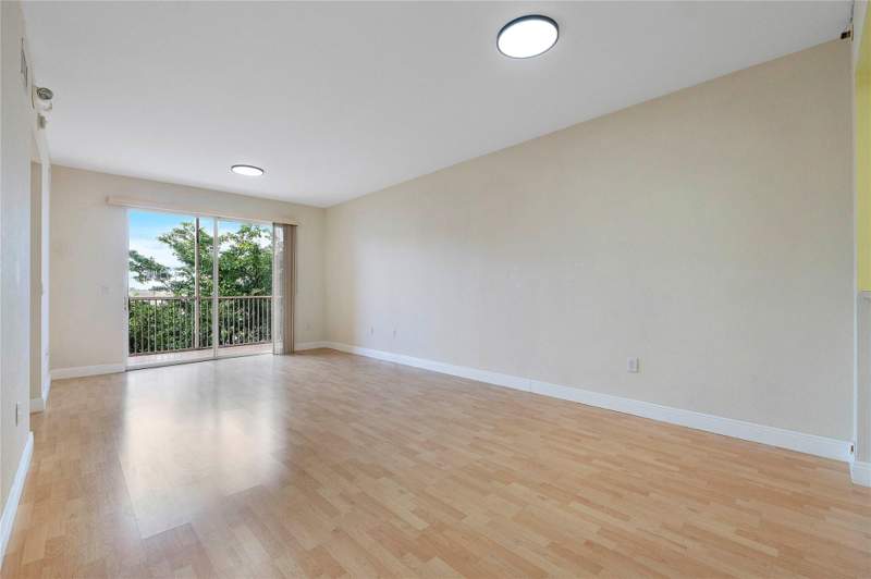 2 bedroom Condominium at 7765 Yardley Drive #403, Yardley Condominium E, Tamarac — photo 5