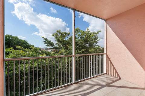 7765 Yardley Drive #403, Tamarac FL - photo 14 of 15