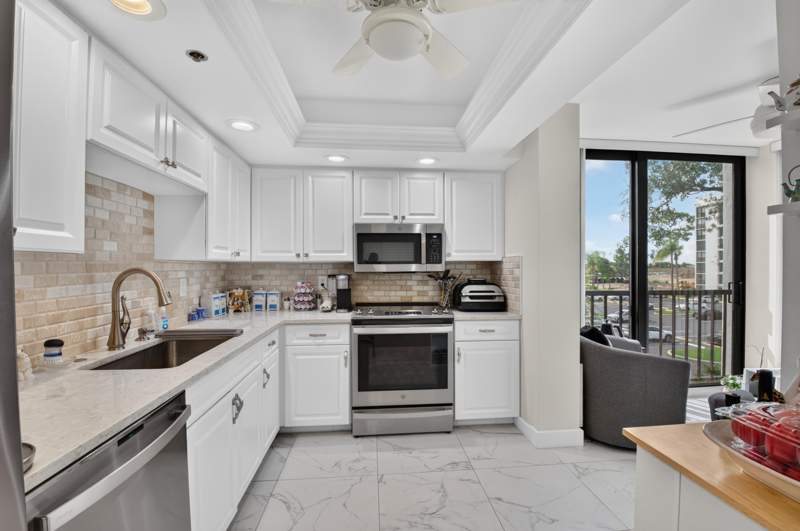 2 bedroom Condominium at 7786 Lakeside Boulevard #634, Lakewood Midrise Condo, Boca Raton — photo 3