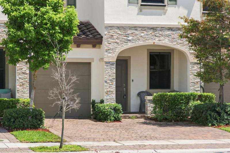 3 bedroom Townhouse at 1434 SW 54th Avenue, Palm Beach Farms, North Lauderdale — photo 3