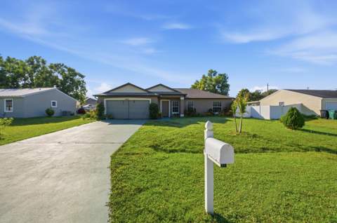 2233 SE West Blackwell Drive, Port St. Lucie FL - photo 7 of 58