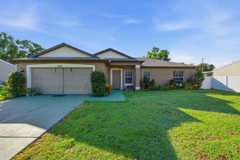 2233 SE West Blackwell Drive, Port St. Lucie FL - photo 8 of 58