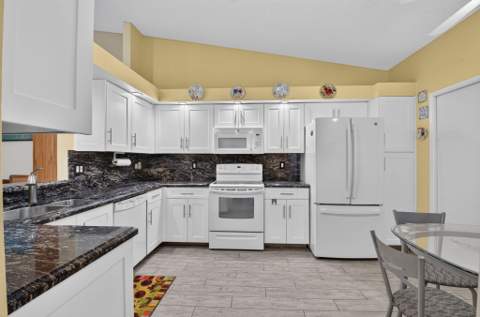 6367 Pointe Pleasant Circle, Delray Beach FL - photo 13 of 65