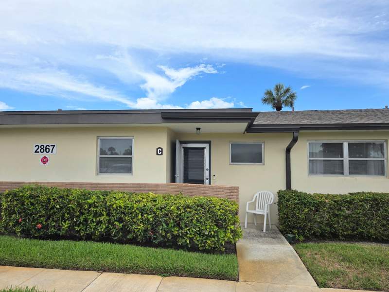 2 bedroom Condominium at 2867 Ashley Drive #C, Cresthaven Villas 7 Condo, West Palm Beach — photo 2