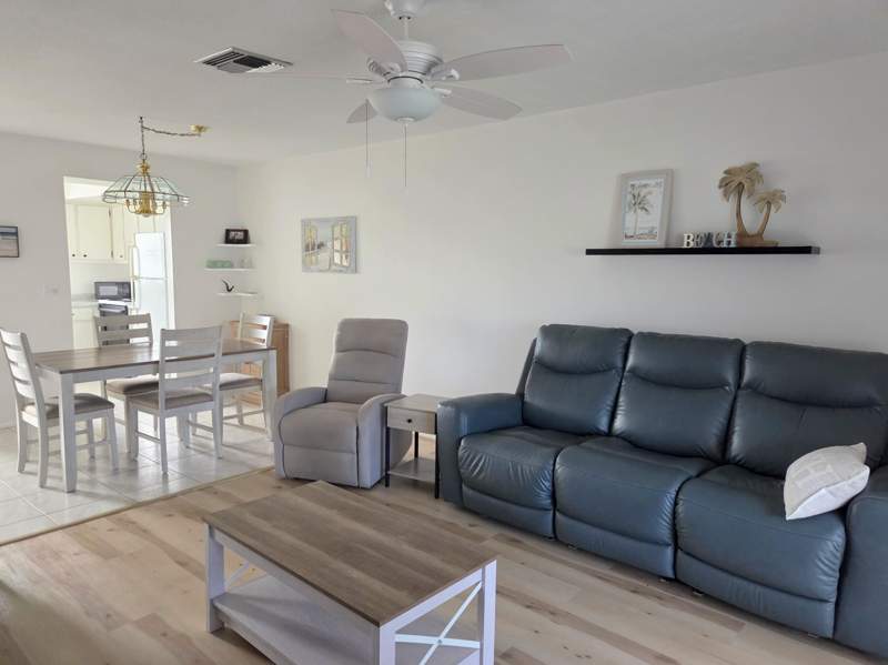 2 bedroom Condominium at 2867 Ashley Drive #C, Cresthaven Villas 7 Condo, West Palm Beach — photo 4