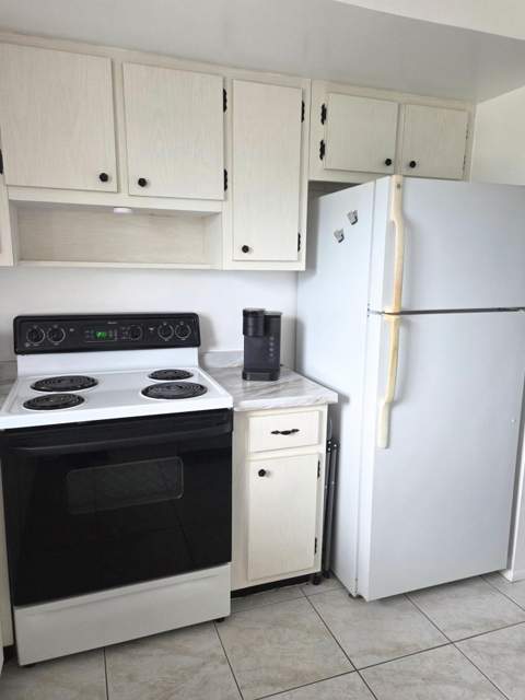 2867 Ashley Drive #C, West Palm Beach FL - photo 9 of 28