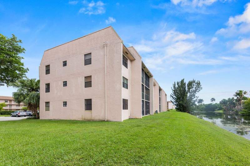2 bedroom Condominium at 10442 Sunrise Lakes Boulevard #212, Sunrise Lakes 219 Condo, Sunrise — photo 3