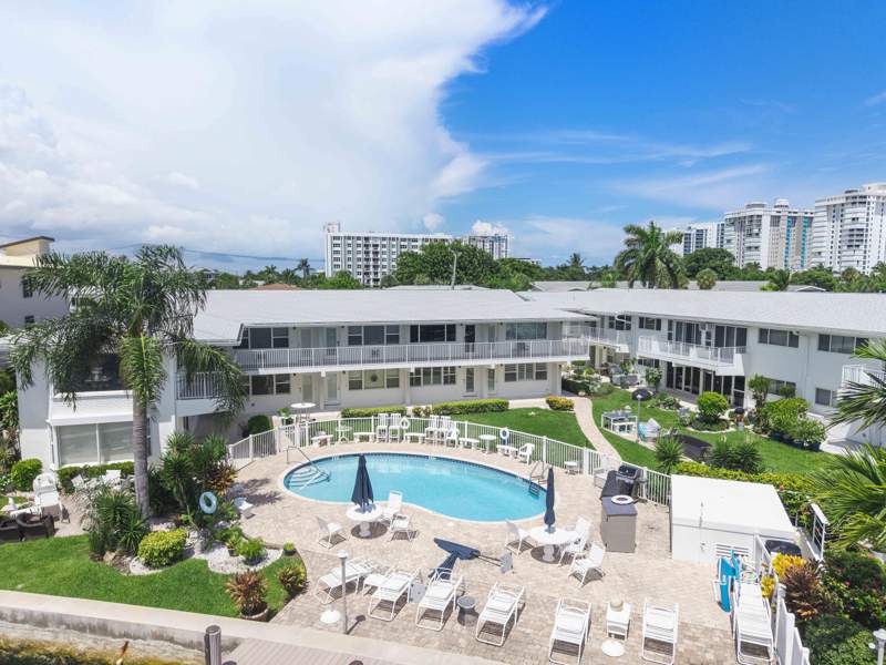 1 bedroom Stock Cooperative at 3216 SE 12th Street #10, Silver Shores Apts Co-Op, Pompano Beach — photo 4