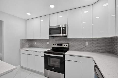 1002 S B Street, Lake Worth Beach FL - photo 15 of 94