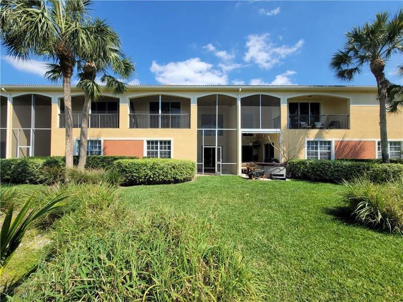 3 bedroom Townhouse at 2358 SW Island Creek Trail, Harbour Island, Palm City — photo 2