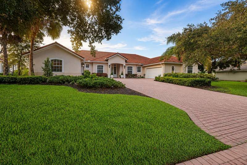4 bedroom Single Family Residence at 1422 SW Osprey Cove, Country Club Estates Parcel 8 Phase 2, Port St. Lucie — photo 3