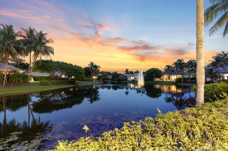 5 bedroom Single Family Residence at 10821 Blue Palm Street, Enclave 2nd Section, Plantation — photo 4