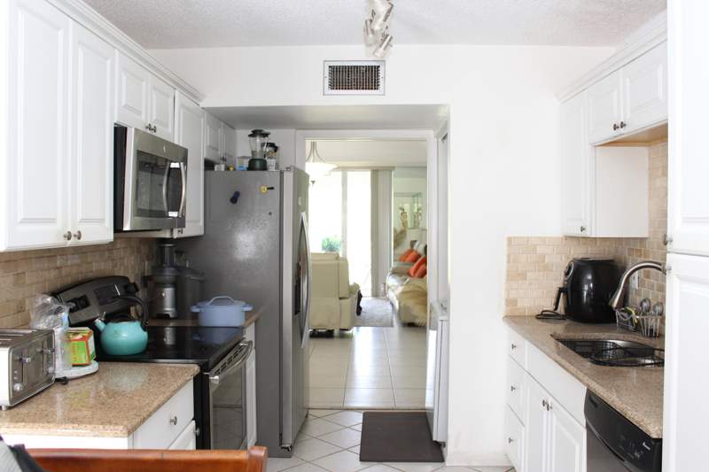 2 bedroom Condominium at 3425 Via Poinciana #203, Barclay At Poinciana Place Condo, Lake Worth — photo 5
