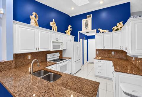 8261 Lake Cypress Road, Lake Worth FL - photo 7 of 26