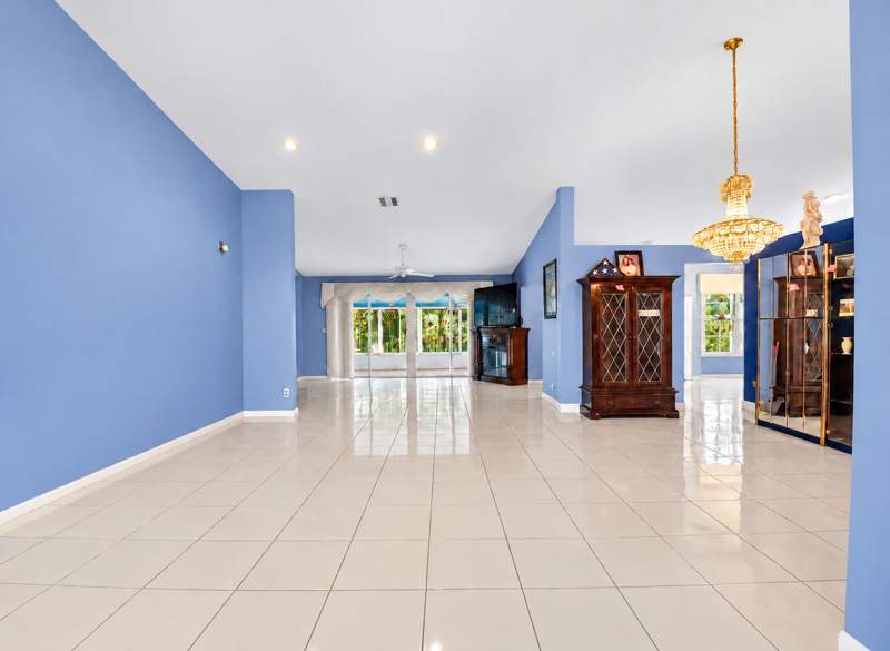 3 bedroom Single Family Residence at 8261 Lake Cypress Road, Cypress Woods 2, Lake Worth — photo 2