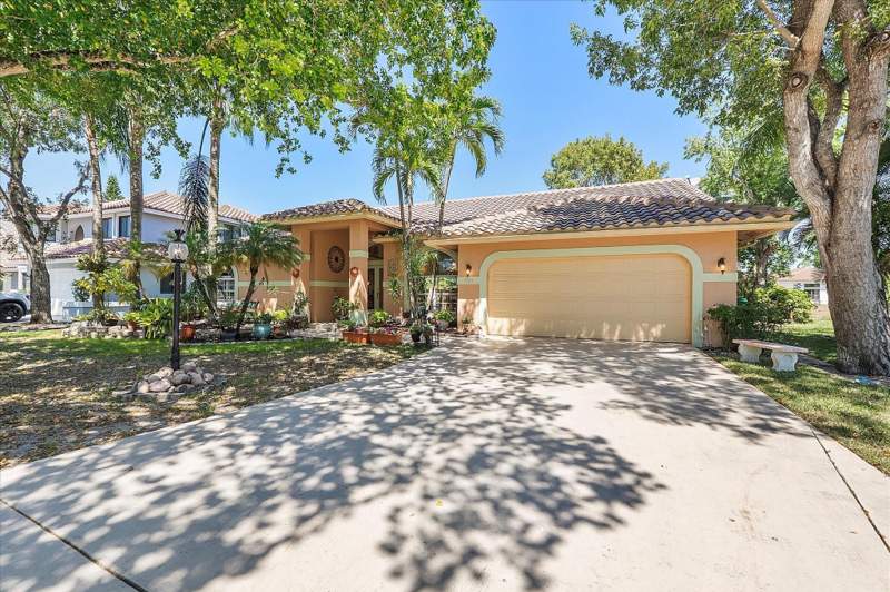 4 bedroom Single Family Residence at 4636 Rothschild Drive, Hidden Hammocks Estates, Coral Springs — photo 3